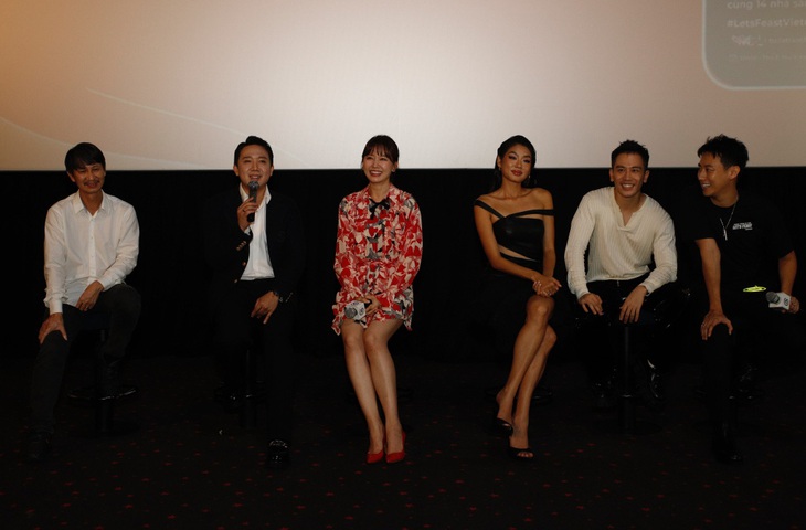 Trấn Thành "cảnh báo" khán giả sẽ được thấy tính cách thật của á hậu Thảo Nhi Lê, diễn viên Rocker Nguyễn, Dino Vũ... và có "love-sign" giữa người chơi