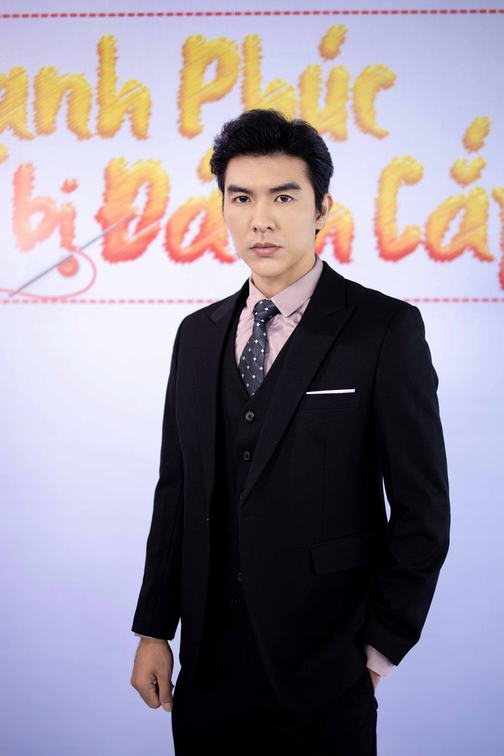 Có thể nói nhân vật Phúc Luân của Steven Nguyễn nửa chính, nửa tà, là người đầy tham vọng và ngạo mạn. Tương tự Thiên Nga, anh là người mưu kế thâm sâu, bất chấp tất cả để giành lấy tiền tài, địa vị và quyền lực. Kết hôn với Thiên Nga cũng vì nghĩ cô là thiên kim của Đỗ gia danh giá.