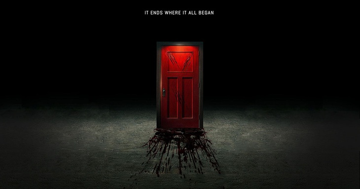 Cánh cửa màu đỏ thể hiện sự chết chóc