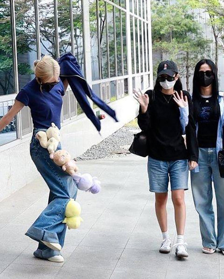 Tôi và đứa bạn thích "làm duyên làm dáng".