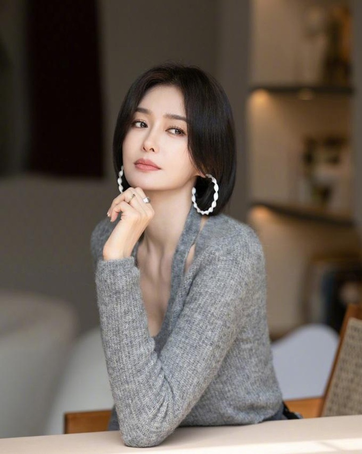 Tần Lam là mỹ nhân U40 đầy sức hút ở Vbiz