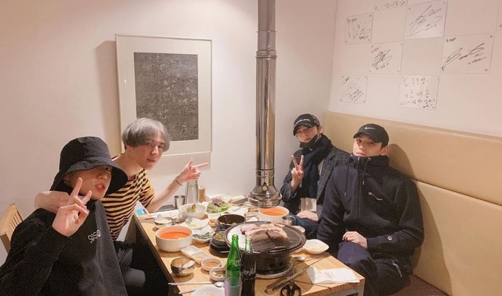 Được biết, 4 nam idol là những người bạn thân thiết ở K-pop