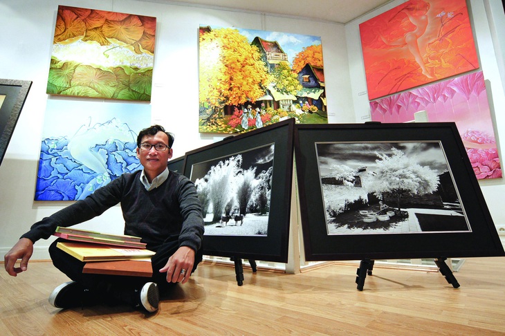 Triển lãm và giới thiệu sách tại gallery Espace Kameleon - Paris 2010