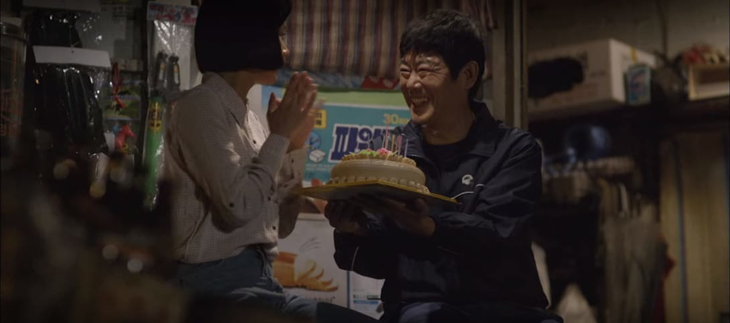 Ông Dong Il: "Lúc mới ra đời, bố đã làm bố đâu, đó cũng là lần đầu làm bố. Nên, con gái à, hãy tha thứ cho bố mẹ".