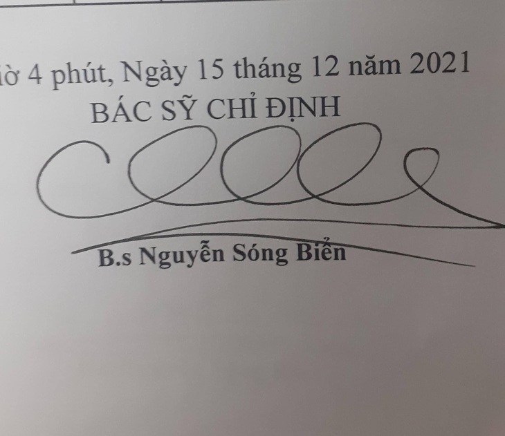 Nhìn chữ ký là biết ngay... dữ dội và dịu êm, ồn ào và lặng lẽ.