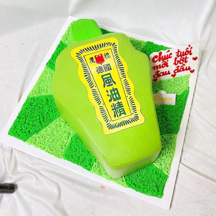 Chiếc bánh sinh nhật dành cho đứa hở ra là... đau đầu.