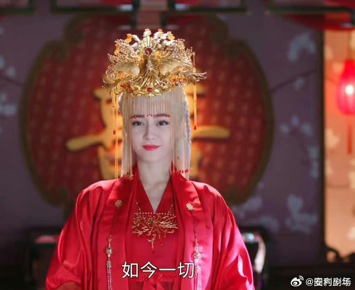 Nhan sắc "đỉnh chóp" của Nhiệt Ba không cứu nổi tạo hình nhạt nhòa này