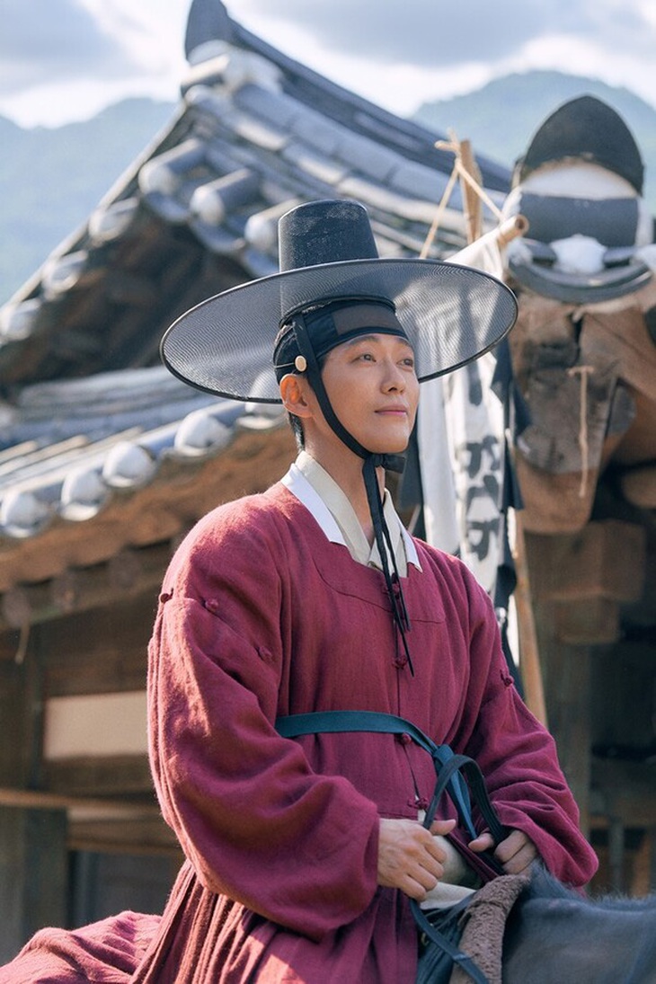 Người yêu dấu là bộ phim cổ trang thứ hai của Nam Goong Min sau nhiều năm hoạt động nghệ thuật.