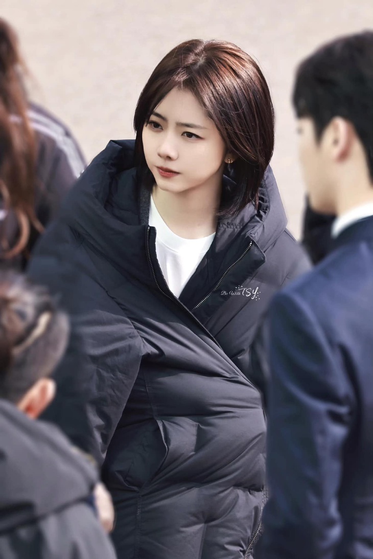 Đàm Tùng Vận trên phim trường Em đẹp hơn ánh sao