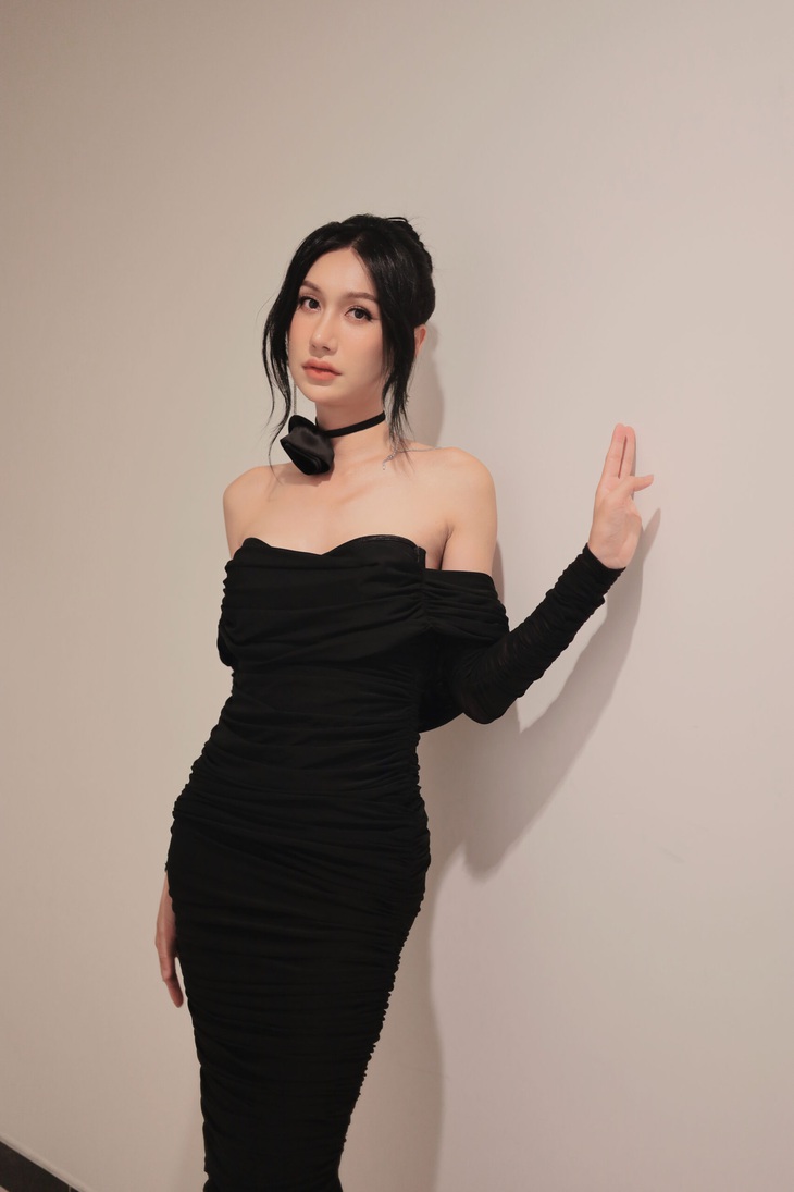 Về phần Lynk Lee, nữ ca sĩ chia sẻ lý do góp mặt trong chương trình: "Tôi muốn khán giả thấy tôi lột xác, thấy được con người và phong cách hiện tại của tôi. Bên cạnh đó, tôi muốn làm quen các nghệ sĩ khác cũng như thử sức với việc hát nhóm vì nhiều khi hát một mình trên sân khấu, tôi có chút cảm giác cô đơn".