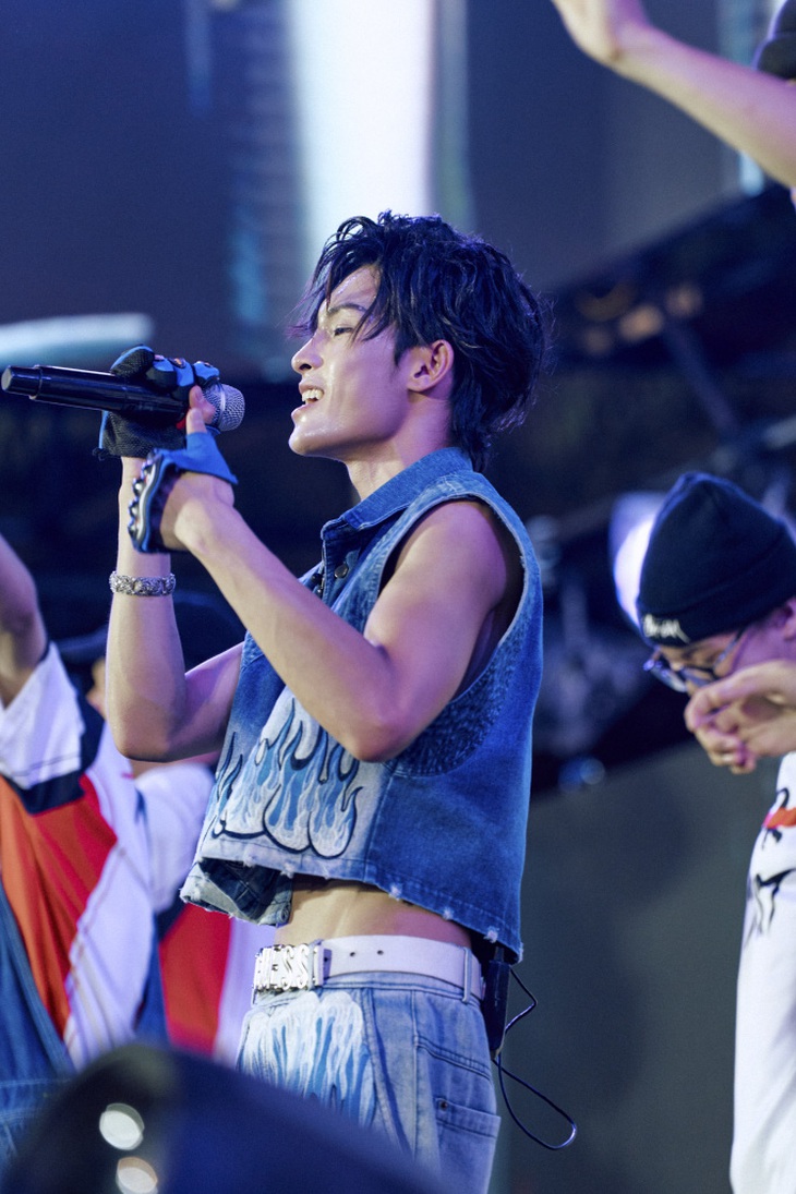 Wren Evans đốn tim người hâm mộ với loạt hit đình đám tại lễ hội âm nhạc.