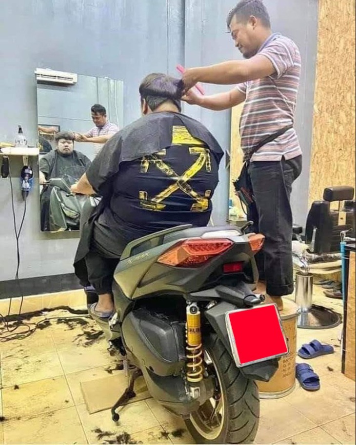 Mới mua xe lại "mắc" đi cắt tóc.