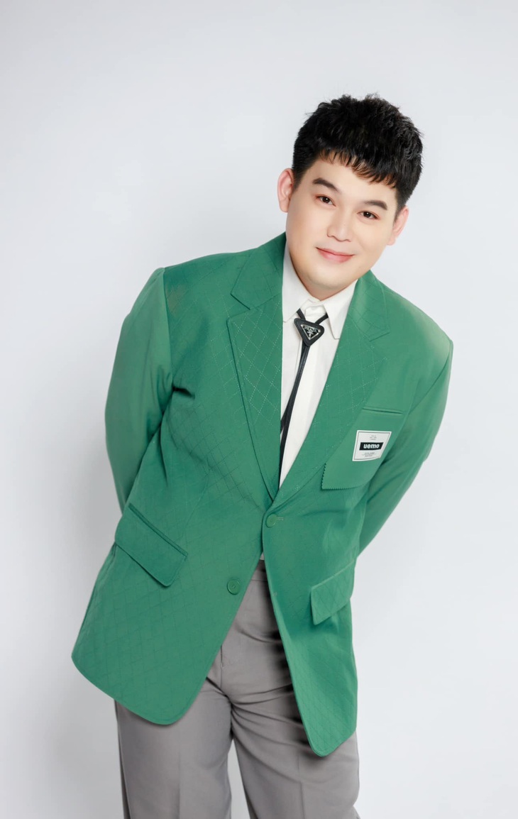 Long Chun hiện đang là một trong những TikToker "hot" nhất với kênh TikTok có hàng triệu lượt theo dõi.