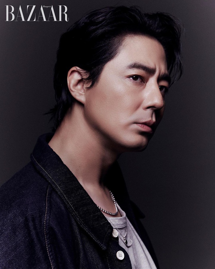 Nam thần Jo In Sung dù vướng nhiều tin đồn tình ái nhưng chưa công khai hẹn hò lần nào sau mối tình tan vỡ.