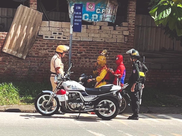 "Tề Thiên Đại Thánh" vi phạm luật giao thông