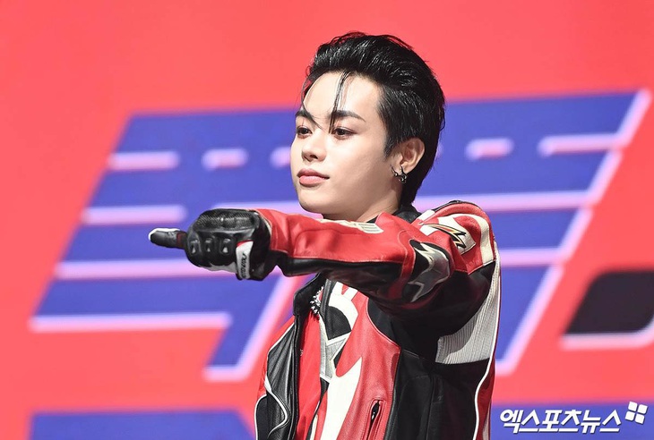 Hanbin được đánh giá là thành viên có thần thái nổi bật trong nhóm nhạc