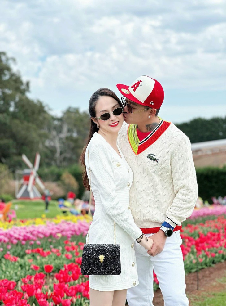 Tuấn Hưng tự nhận là ông chồng yêu và nịnh vợ nhất showbiz