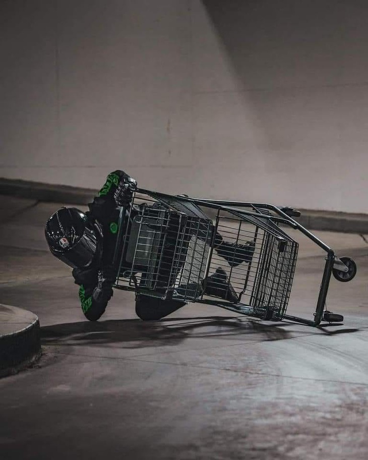 Biker đi siêu thị kiểu...