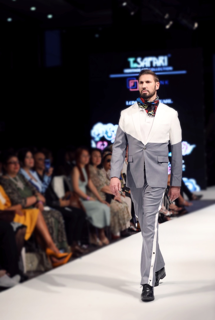 Nhà thiết kế Hồ Trần Dạ Thảo giới thiệu 'di sản Việt' tại London Fashion Week - Ảnh 7.