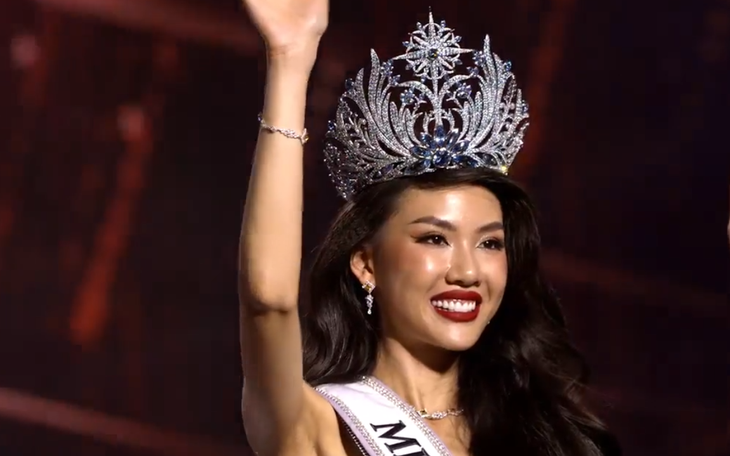 Bùi Quỳnh Hoa đăng quang Miss Universe Vietnam 2023
