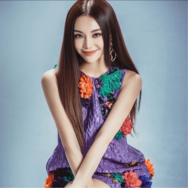 Người đẹp lên tiếng xin lỗi vì có chia sẻ khi chưa kiểm soát được cảm xúc và xin cơ hội sửa đổi