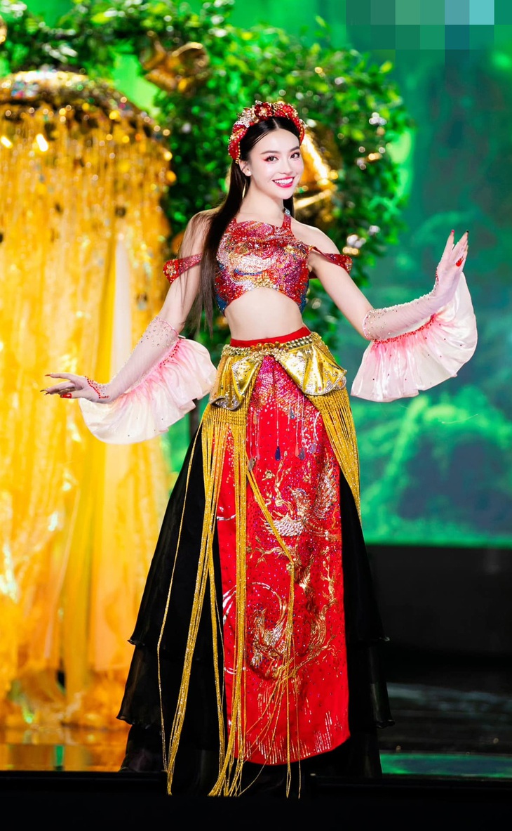 Thùy Vi là thí sinh nhận giải thưởng Người đẹp được yêu thích nhất ở Miss Grand Vietnam 2023