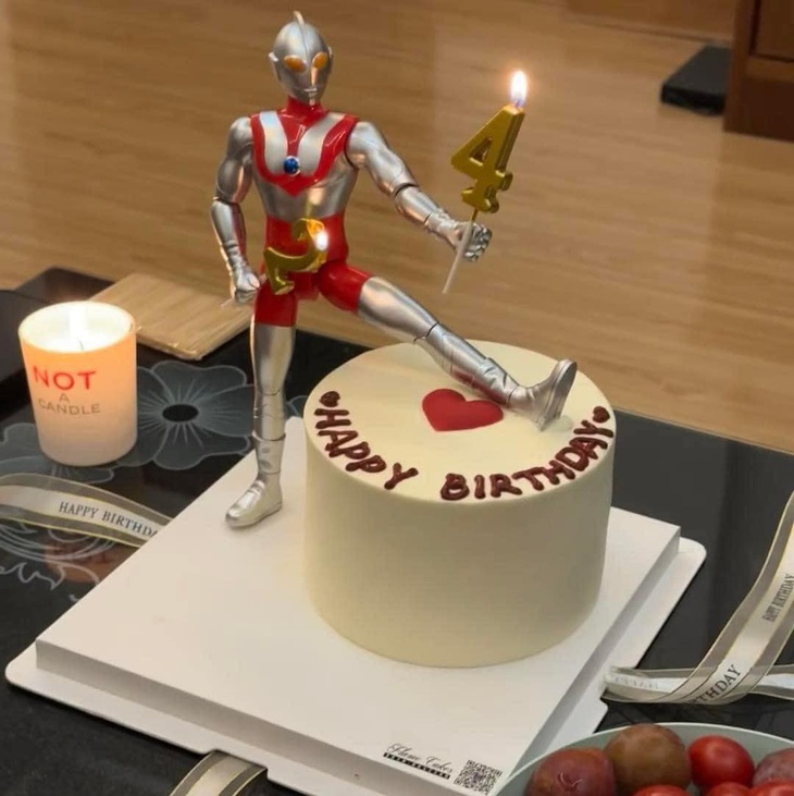 Chiếc bánh sinh nhật dành cho mấy đứa ngang ngược