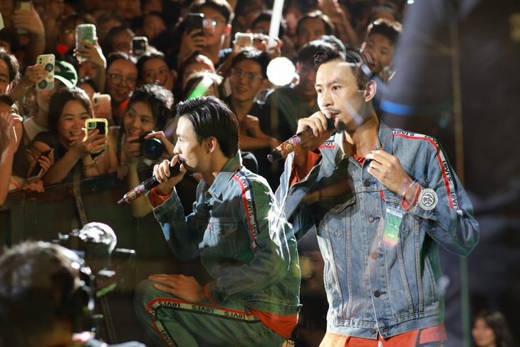 Đen Vâu khiến fan miền Trung bất ngờ khi đón trung thu bằng bản rap ballad cực ngọt - Đi về nhà