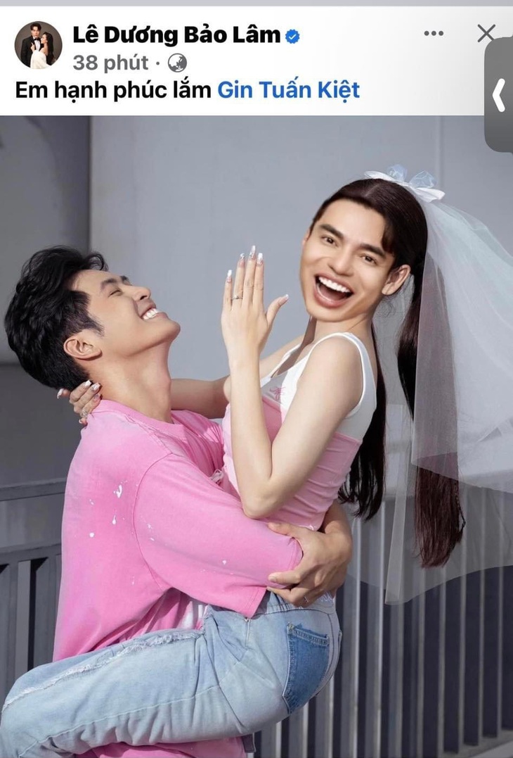 Lê Dương Bảo Lâm mở màn trào lưu chế ảnh cầu hôn của cặp đôi sau khi vui mừng vì sắp được làm MC đám cưới