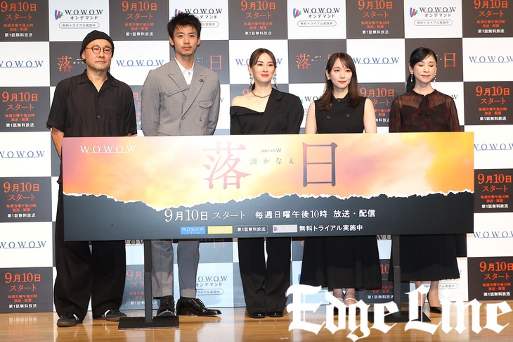 Dàn diễn viên Án mạng lúc hoàng hôn và đạo diễn Eiji Uchida trong sự kiện ra mắt phim tại Nhật Bản