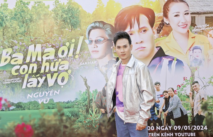 Ca sĩ Nguyên Vũ trong buổi ra mắt MV mới