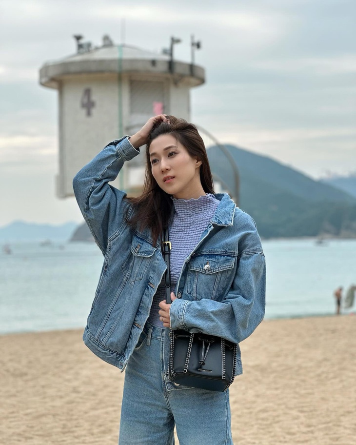 Ở tuổi 40, Chung Gia Hân vẫn trẻ trung xinh đẹp như nữ sinh