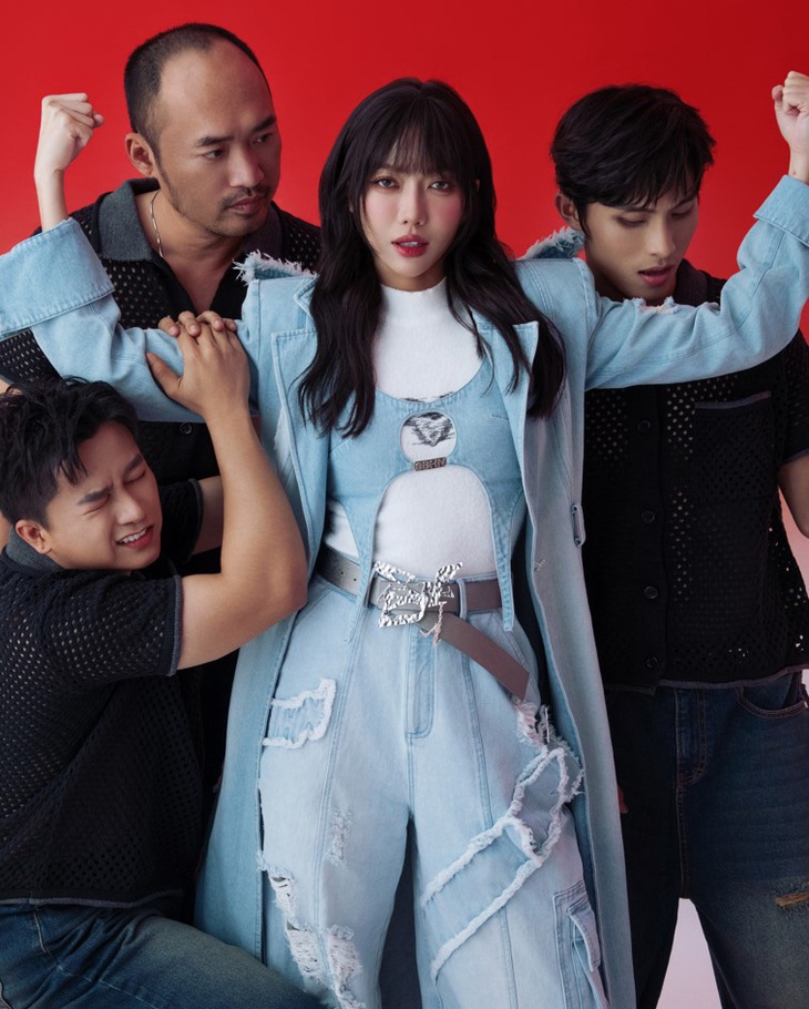 Mùi vị những chuyến đi là chương trình thực tế đã gắn kết họ. Từ những nghệ sĩ nhiều thế hệ, nhiều lĩnh vực, chưa từng đi du lịch chung… nhóm bạn đã trở thành một gia đình gắn kết keo sơn, mang lại những khoảnh khắc giải trí đầy tiếng cười cho khán giả.