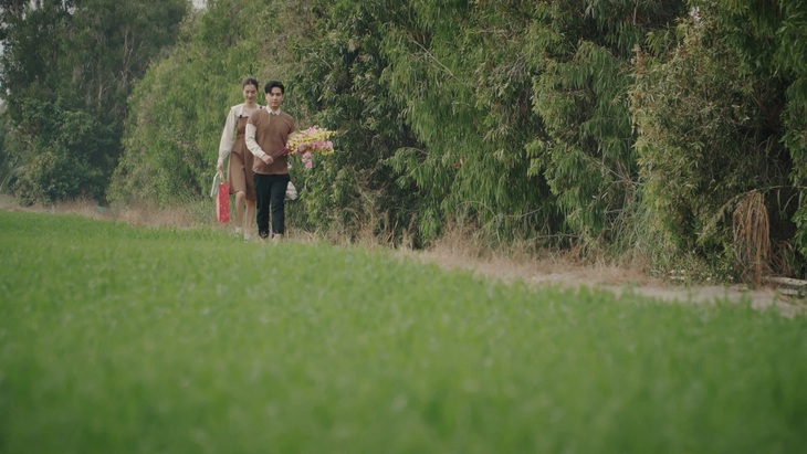 Bà xã Hồ Quang Hiếu bị trâu húc khiến ê kíp phải hủy bỏ cảnh quay thú vị cho MV Tết