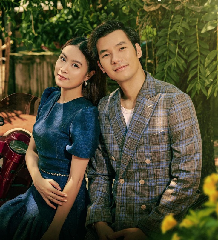 Hoàng Thùy Linh và bạn diễn Nhan Phúc Vinh trong bộ phim trở lại màn ảnh nhỏ sau 4 năm vắng bóng