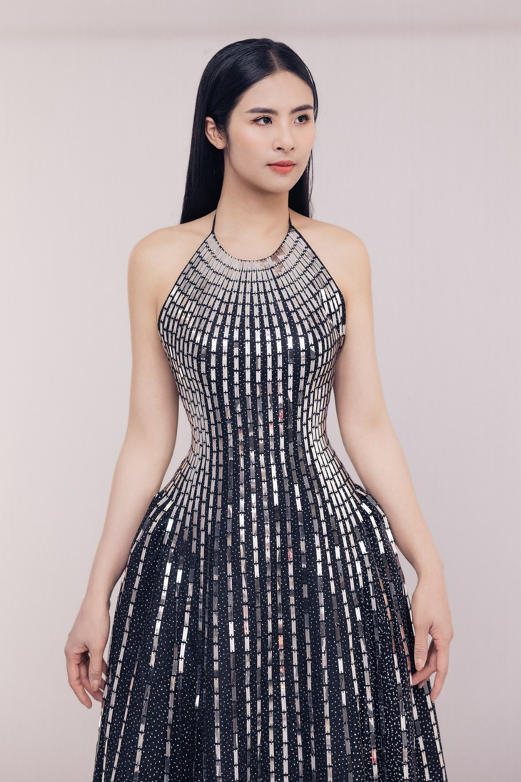 Hoa hậu Ngọc Hân ‘đọ’ sắc vóc cùng dàn mỹ nhân 9X- Ảnh 1.