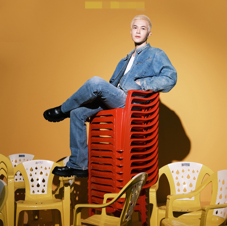 Nhân vật Gia Phúc do Anh Tú thể hiện là chàng trai có vẻ ngoài cá tính, tính cách thô lỗ cộc cằn nhưng bên trong lại là người ấm áp, hết lòng vì những người xung quanh mình.