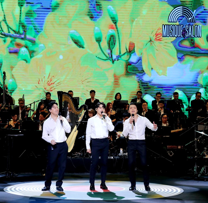 Quốc Thiên, Lân Nhã, Lê Hiếu hát nhạc Tết tưng bừng