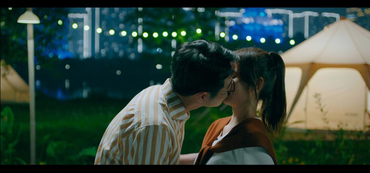 Dương khép lại quá khứ với Lâm, mở lòng với bác sĩ Tuấn và cả hai có nụ hôn đầu tiên