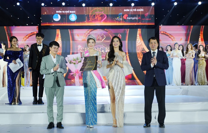 Danh hiệu Hoa khôi Sinh viên Việt Nam 2023 gọi tên Trịnh Huyền Mai.