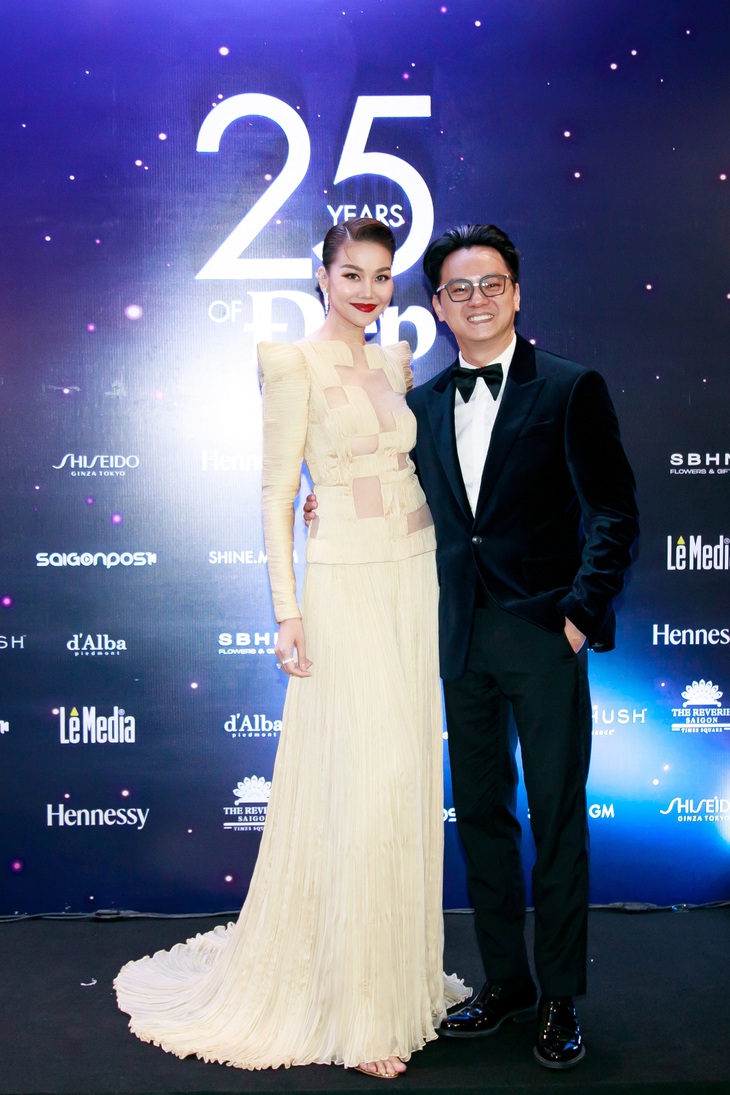 Thanh Hằng sánh đôi chồng nhạc trưởng đi sự kiện