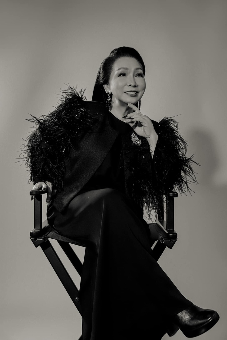 NSND Bạch Tuyết năng động ở tuổi U80