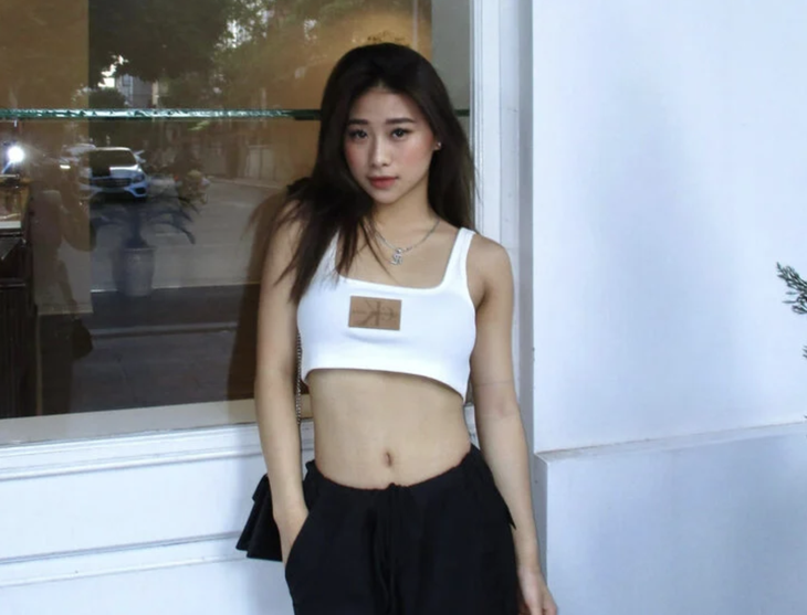 Nữ VĐV 20 tuổi sở hữu gu ăn mặc hiện đại, thoải mái như những cô gái Gen Z khác. 