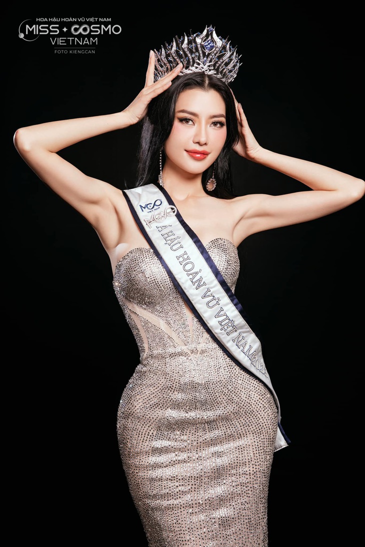 Hoàng Nhung tuyên bố không muốn vào showbiz, vui mừng với ngôi á hậu- Ảnh 2.