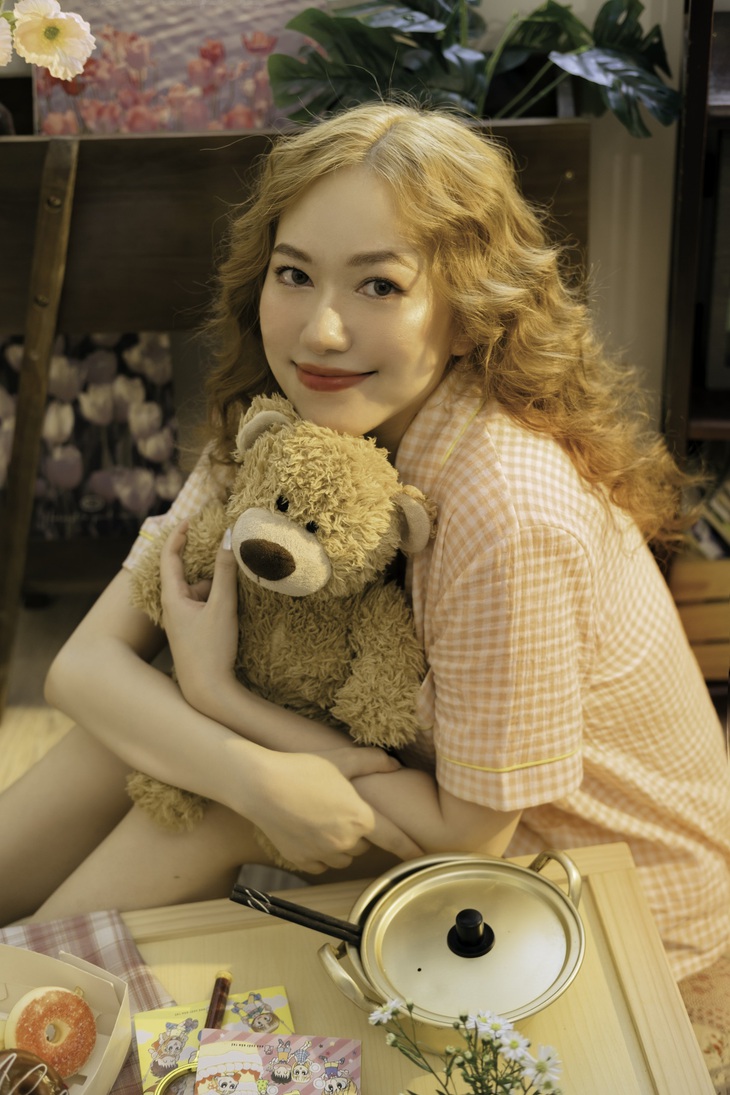 Rose Prudente sở hữu phong cách ngọt ngào, nói chuyện tự tin, gần gũi, nhanh chóng trở thành 'hot face' trong làng sáng tạo nội dung trực tuyến