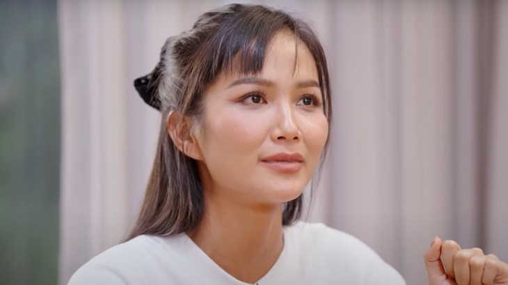 Nàng hậu còn nhiều cảm xúc khi nhắc về chuyện tình đã qua