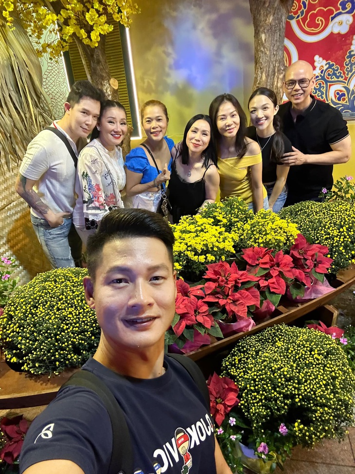 Mỹ Lệ, Thu Minh, Nathan Lee, Đức Tuấn, Phan Đinh Tùng hội ngộ sau nhiều năm