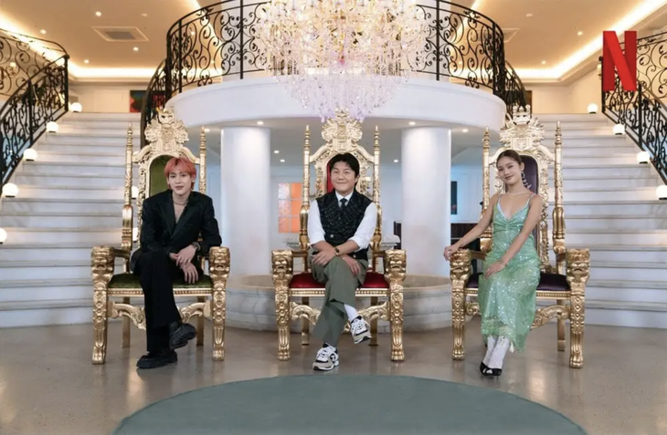 Bộ ba MC là những idol Hàn mang lại sự dí dỏm hấp dẫn