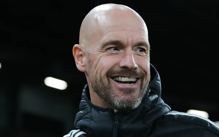 Fan Man Utd vui như trẩy hội khi HLV Klopp rời Liverpool