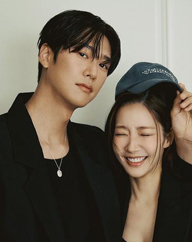 Chênh lệch tuổi tác nhưng Park Min Young vẫn xứng đôi với đàn em